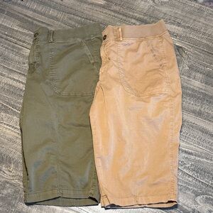 Bundle of Sonoma Mid-Rise Skimmer Capris Olive Green/Light Brown cotton blend